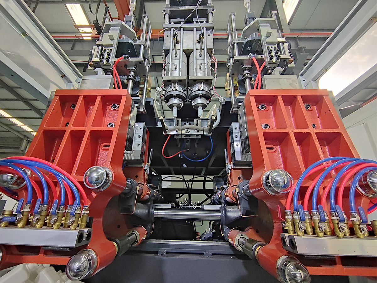Máquina de moldeo por soplado de plástico duradero Meper de China Maquinaria de tres capas y seis cabezales